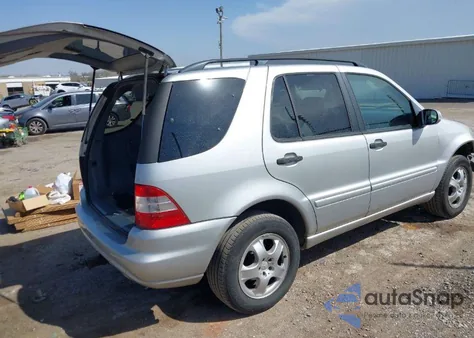 2002 Mercedes-Benz Ml 320 z USA, uszkodzony, nr VIN 4JGAB54E82A347151